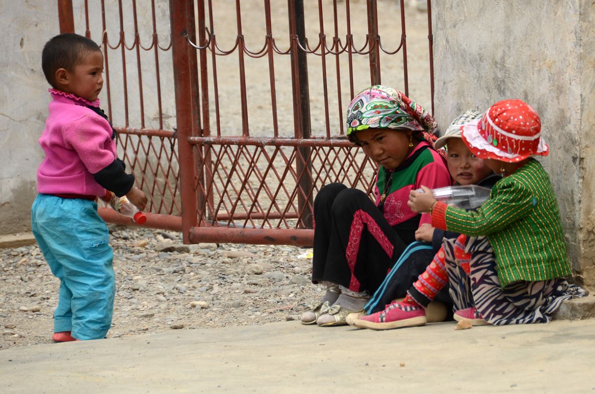 30 Children n School Courtyard In Yilik Village On The Way To K2 China Trek